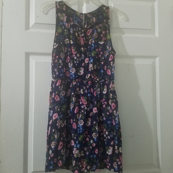 Forever 21 Dresses & Skirts - FOREVER 21 DRESS SIZE M FLOWERS PRINT muticolor
